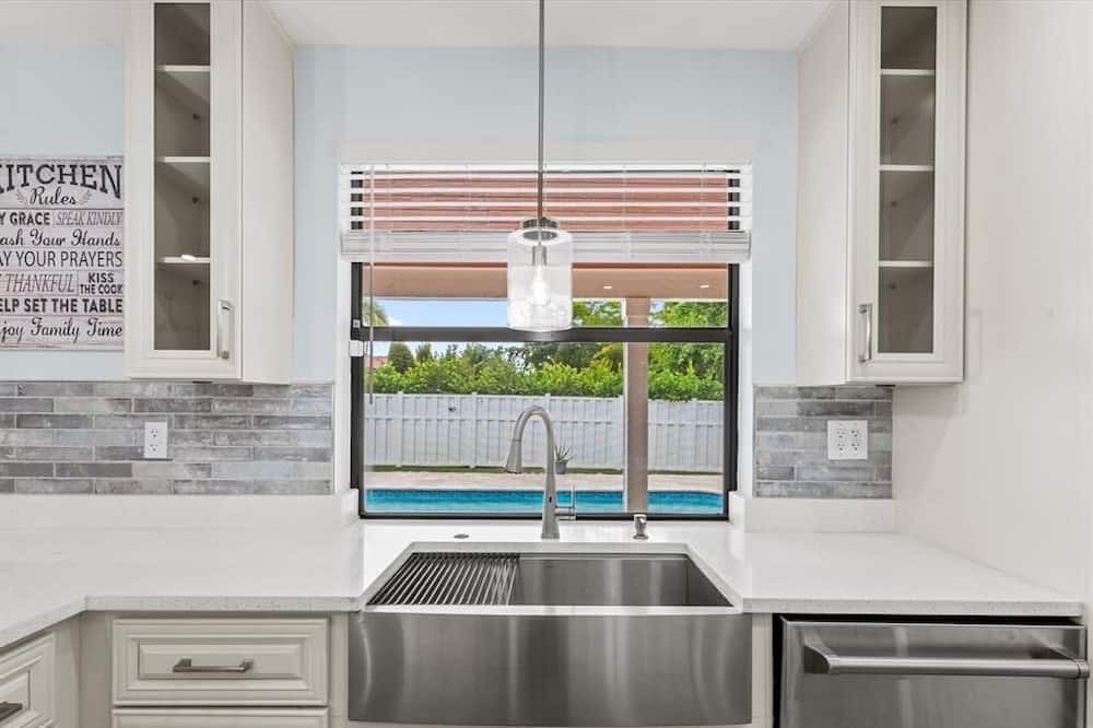 Photo of Kitchen in Cypress Glen