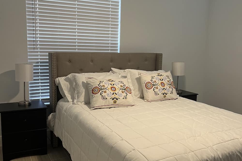 Photo of Bedroom in Cypress Glen