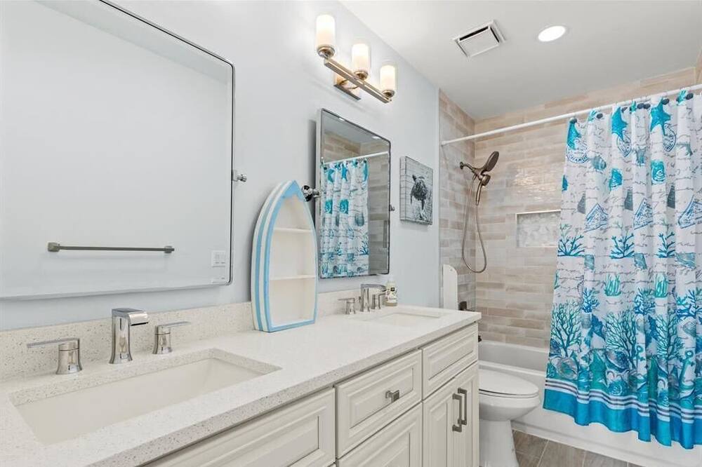 Photo of Bathroom in Cypress Glen