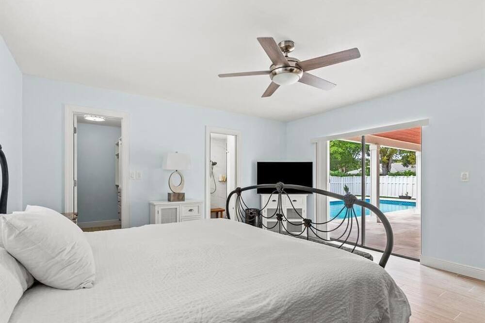 Photo of Bedroom in Cypress Glen