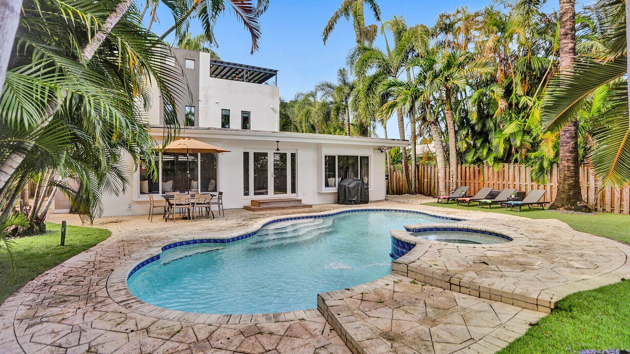 Photo of Outdoor in Royal Poinciana
