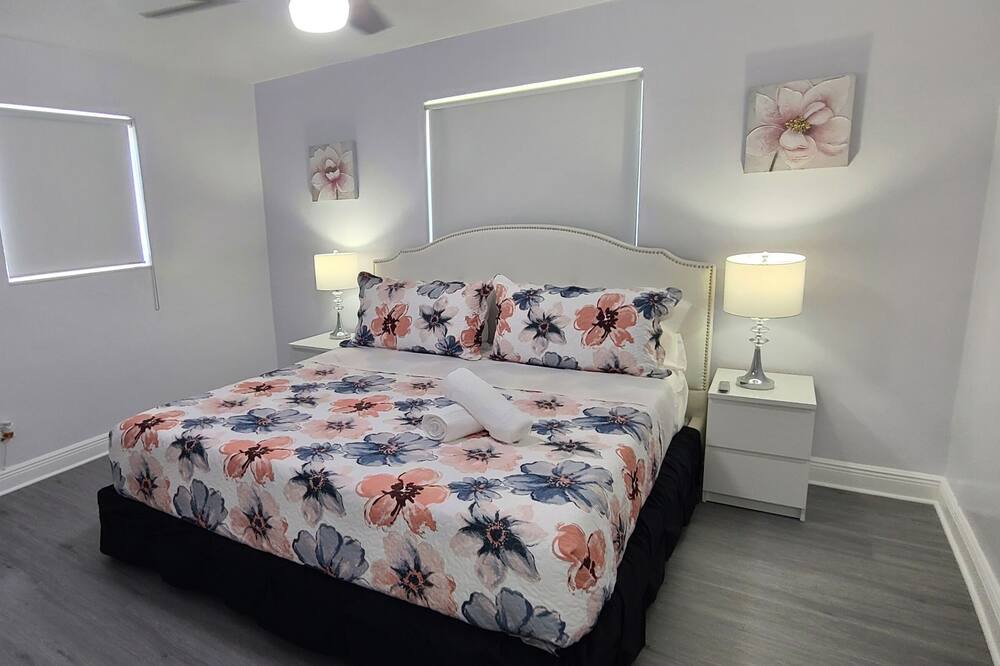 Photo of Bedroom in West Hollywood