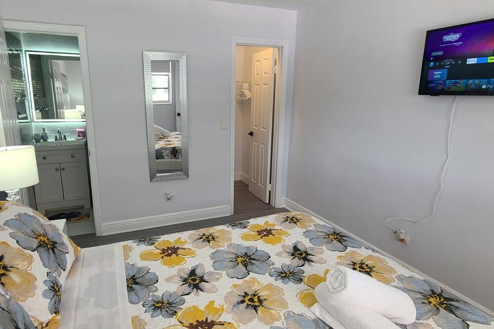 Photo of Bedroom in West Hollywood