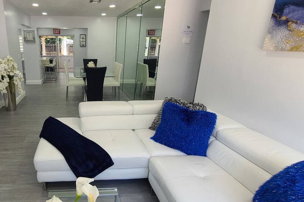 Photo of Livingroom in West Hollywood