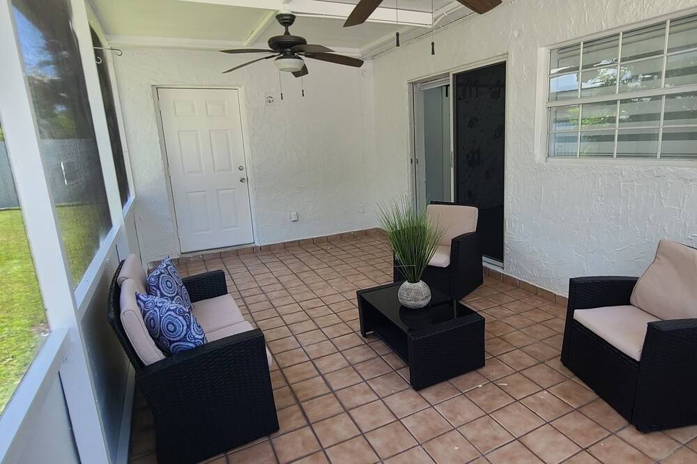 Photo of Patio Balcony in West Hollywood