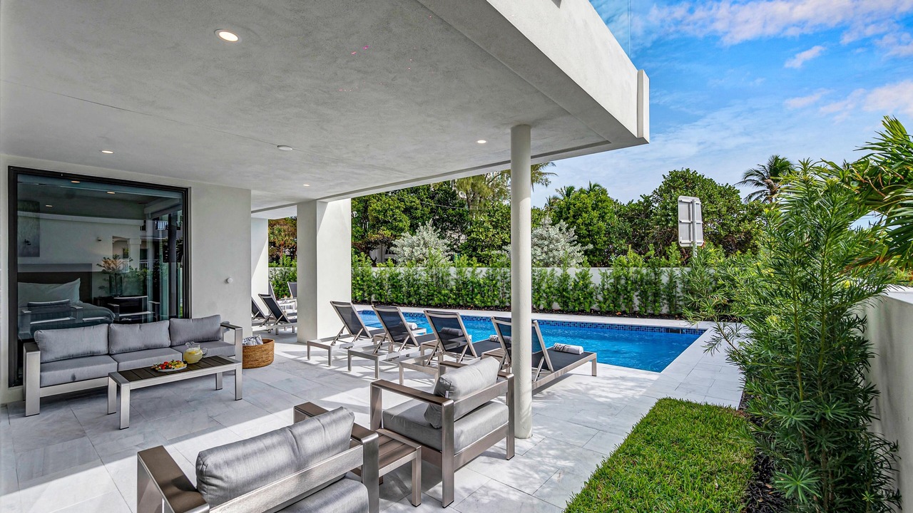 Photo of Patio Balcony in Barrier Island