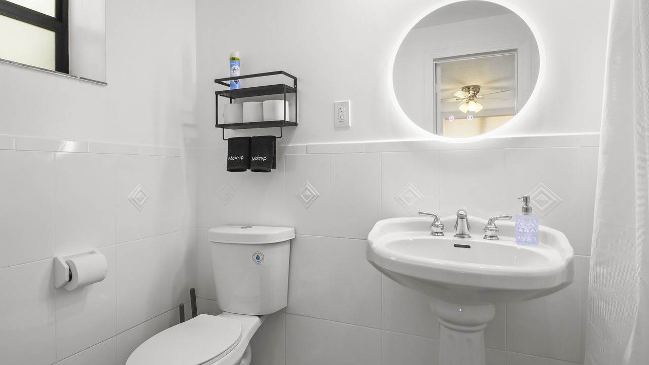 Photo of Bathroom in Middle River Terrace