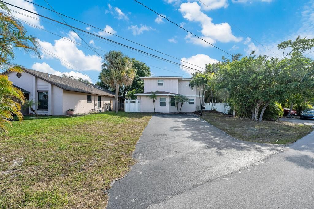 Photo of Outdoor in Oakland Park
