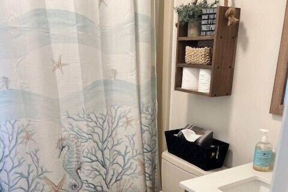 Photo of Bathroom in Green Creek