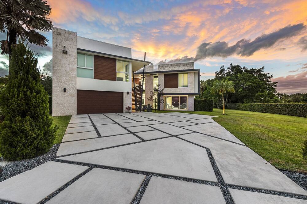 Photo of Outdoor in Southwest Ranches
