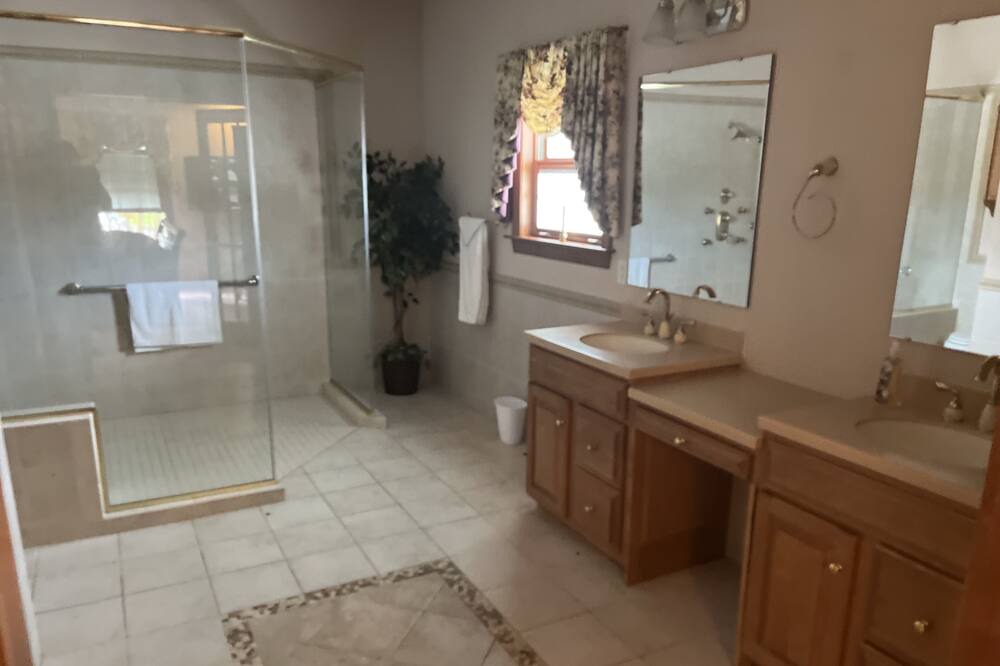 Photo of Bathroom in Woodside