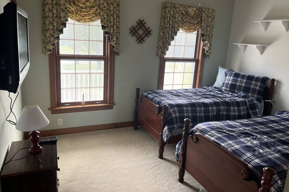Photo of Bedroom in Woodside