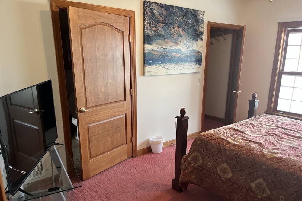 Photo of Bedroom in Woodside