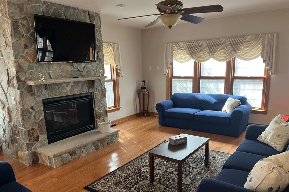 Photo of Livingroom in Woodside