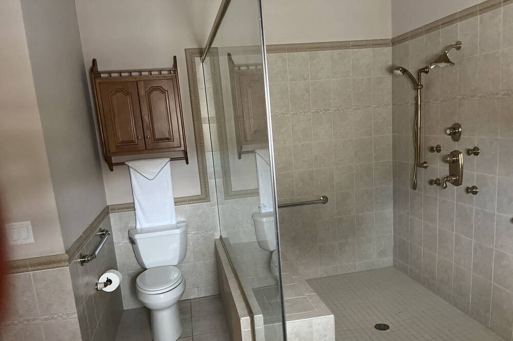 Photo of Bathroom in Woodside