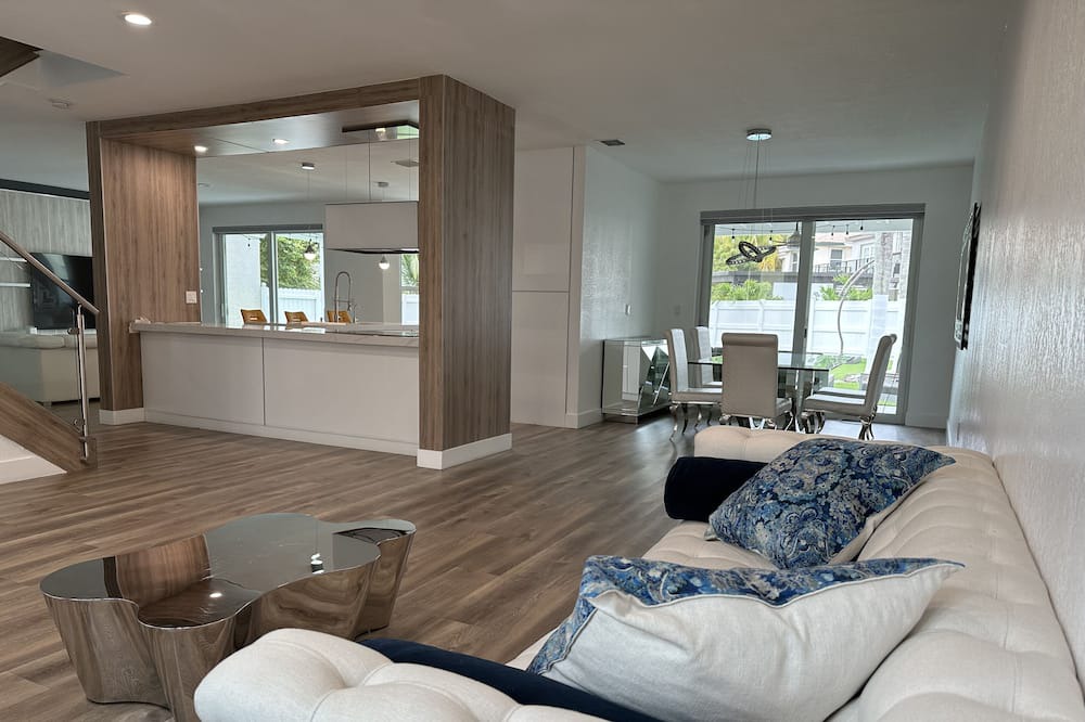 Photo of Livingroom in SilverLakes
