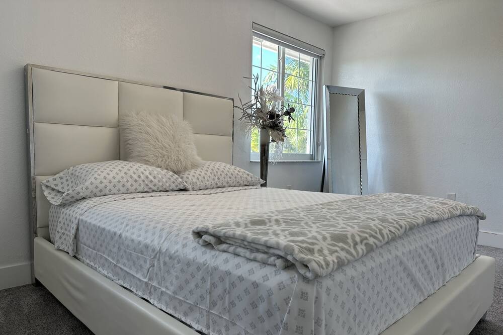 Photo of Bedroom in SilverLakes