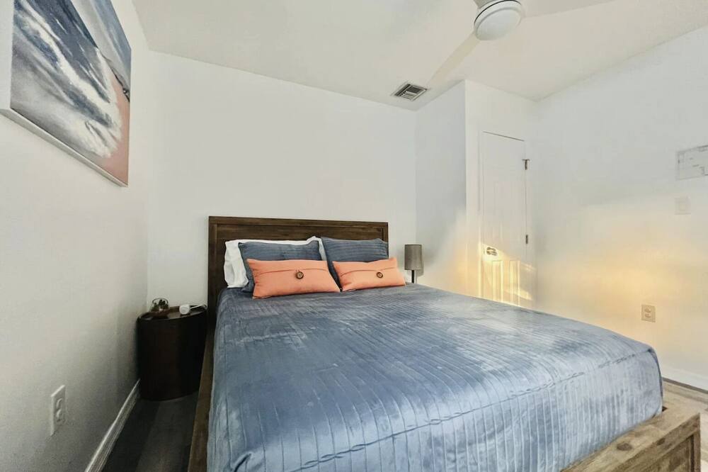 Photo of Bedroom in North Andrews Gardens