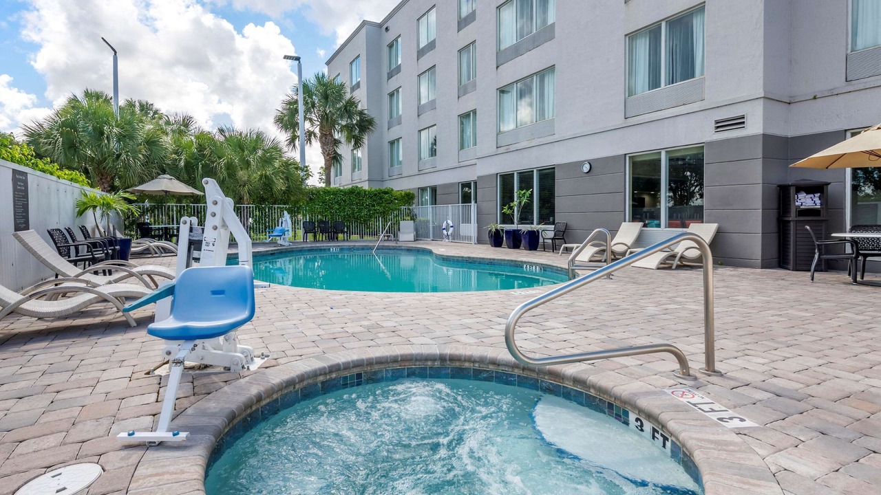 Photo of Outdoor in Tamarac