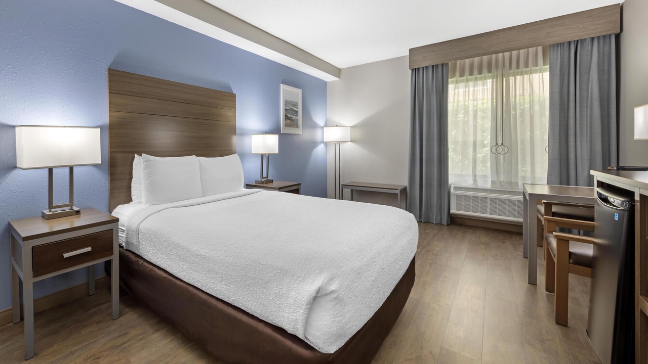 Photo of Bedroom in River Oaks