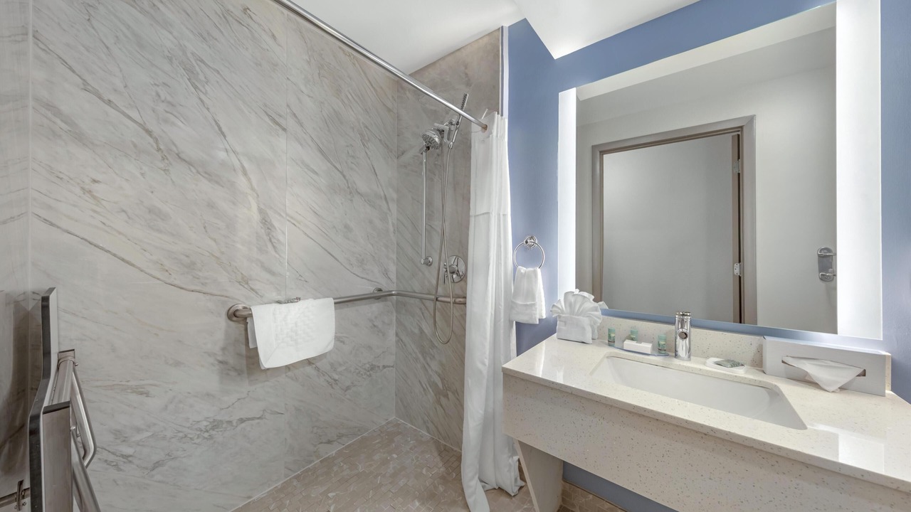 Photo of Bathroom in River Oaks
