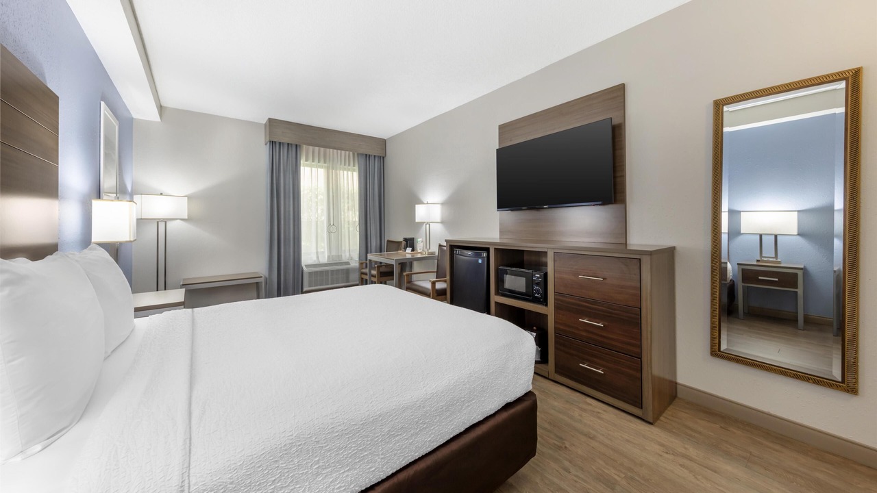 Photo of Bedroom in River Oaks