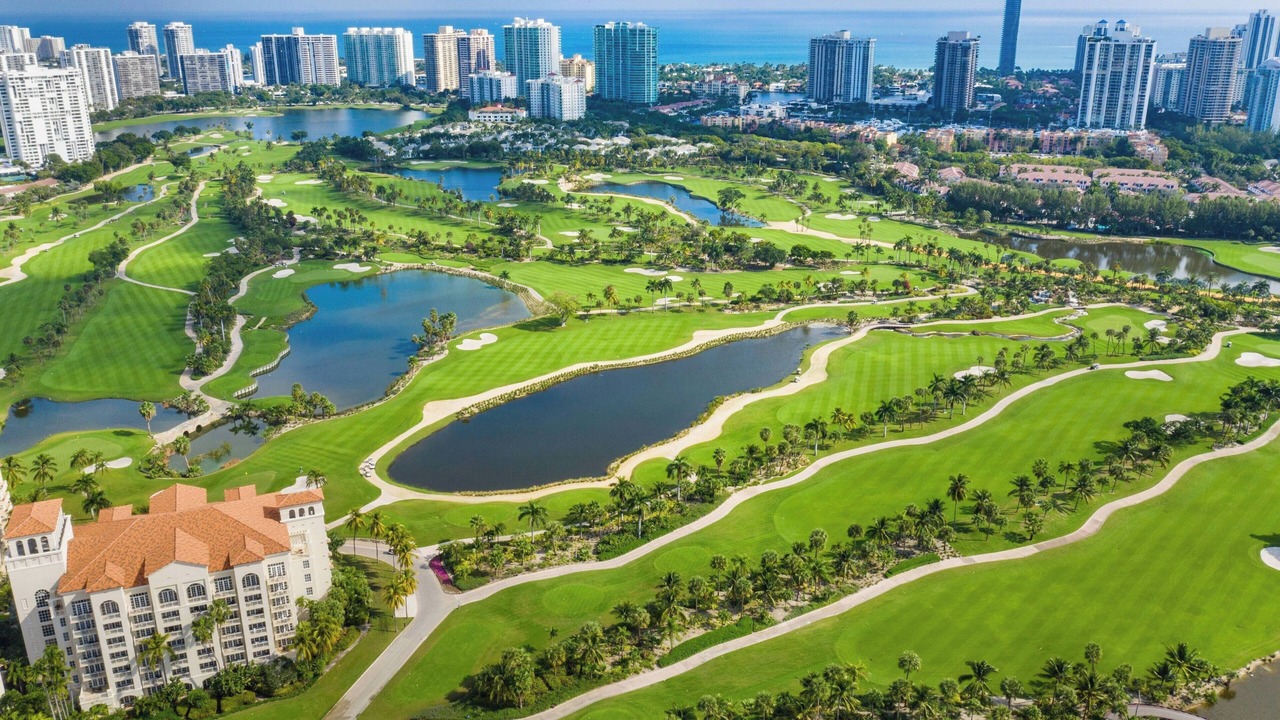 Photo of Others in Aventura