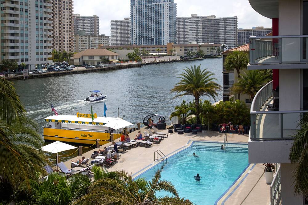 Photo of Outdoor in Hallandale Beach