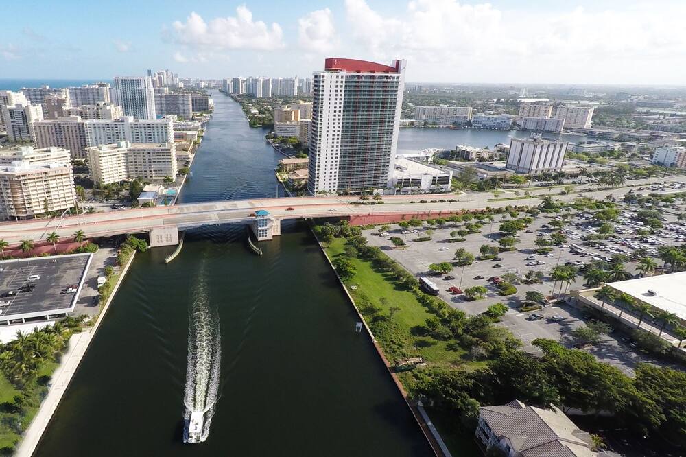 Photo of Outdoor in Hallandale Beach