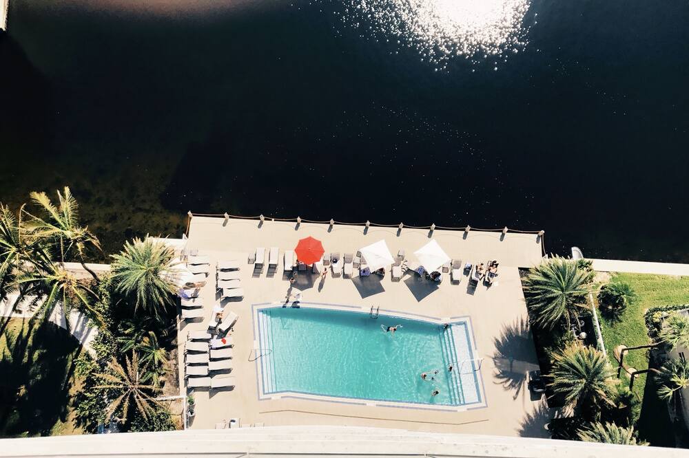 Photo of Outdoor in Hallandale Beach