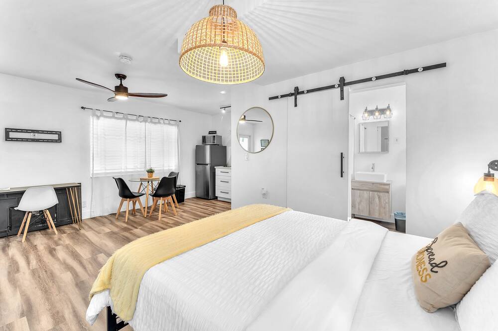 Photo of Bedroom in Lake Ridge