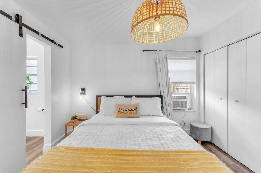 Photo of Bedroom in Lake Ridge