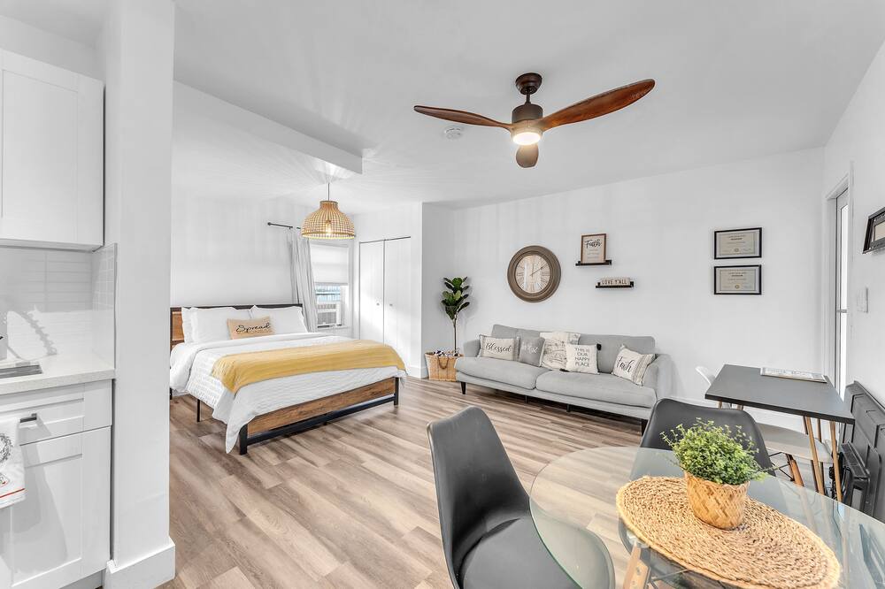 Photo of Bedroom in Lake Ridge
