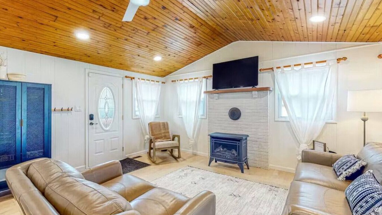 Photo of Livingroom in Earlville