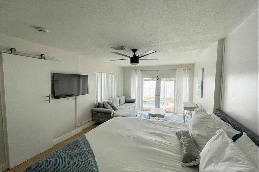 Photo of Bedroom in West Hollywood