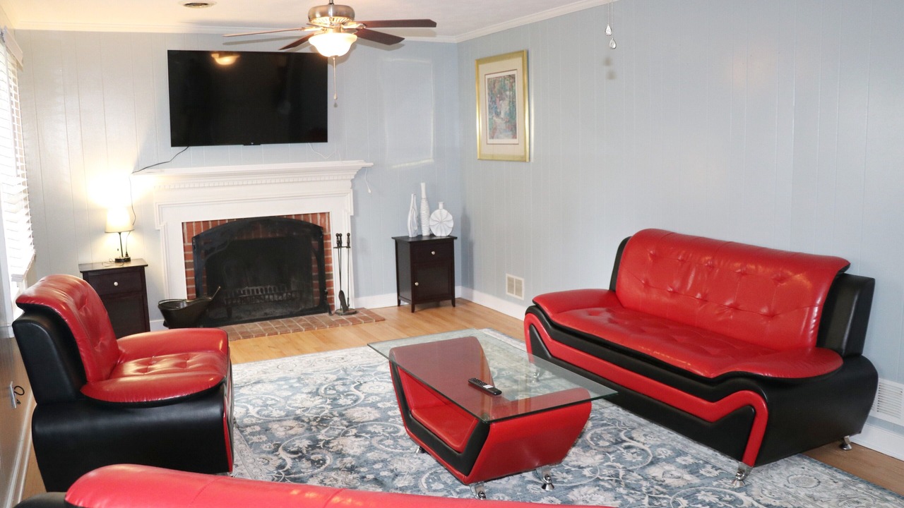 Photo of Livingroom in Charlottesville