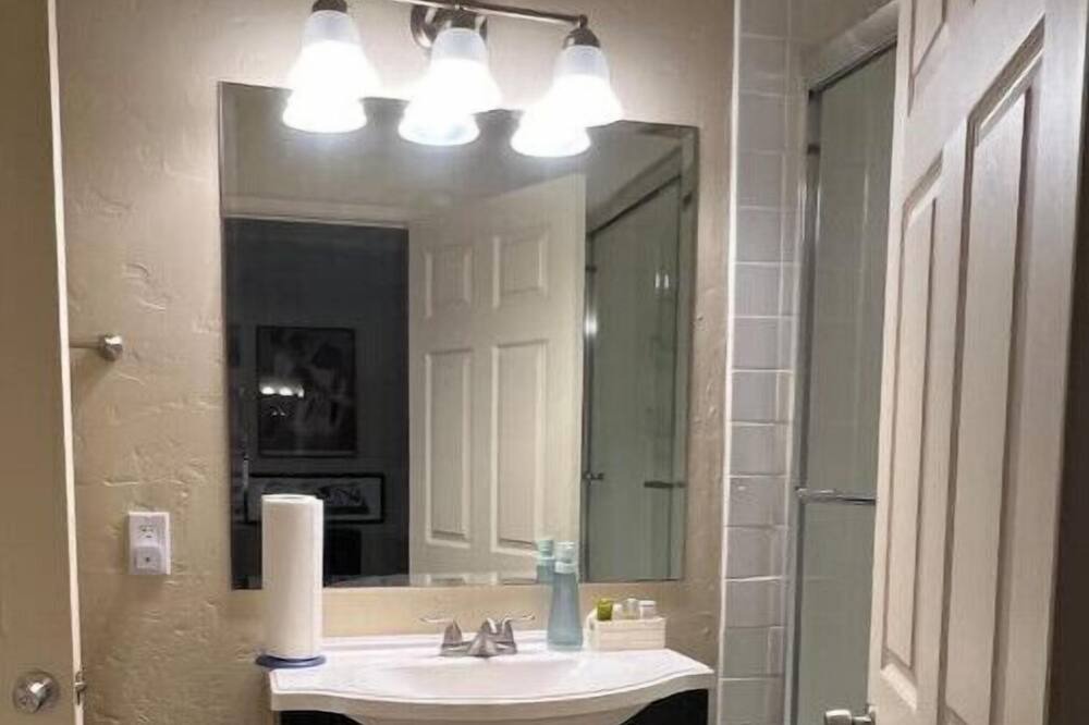 Photo of Bathroom in View Park-Windsor Hills