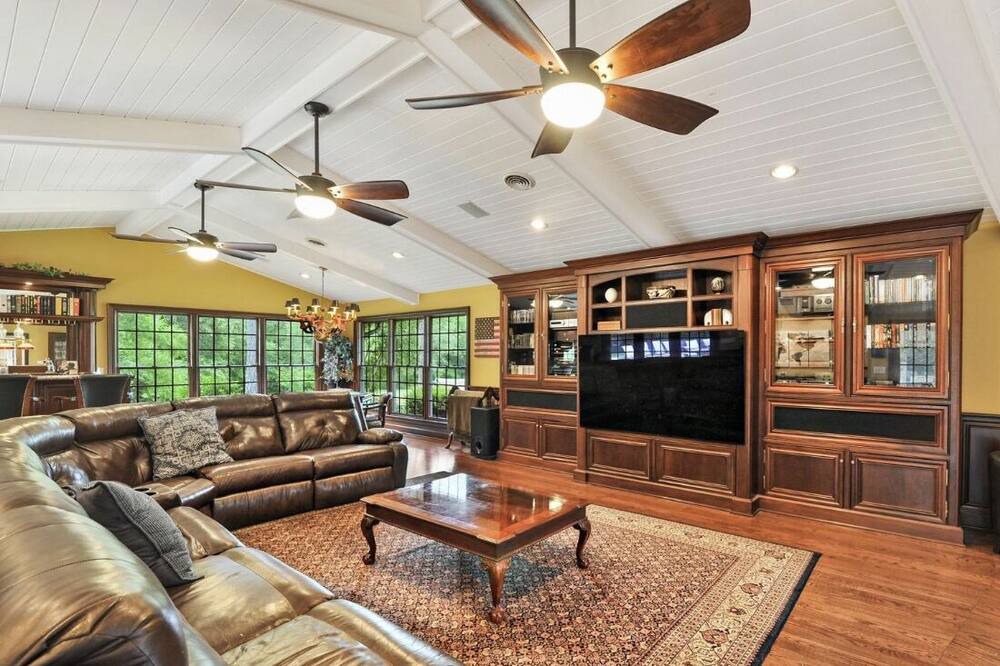 Photo of Livingroom in Dover