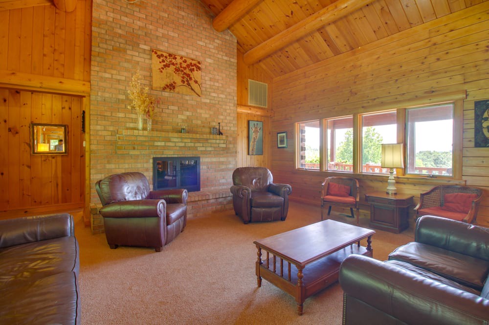 Photo of Livingroom in Natural Bridge