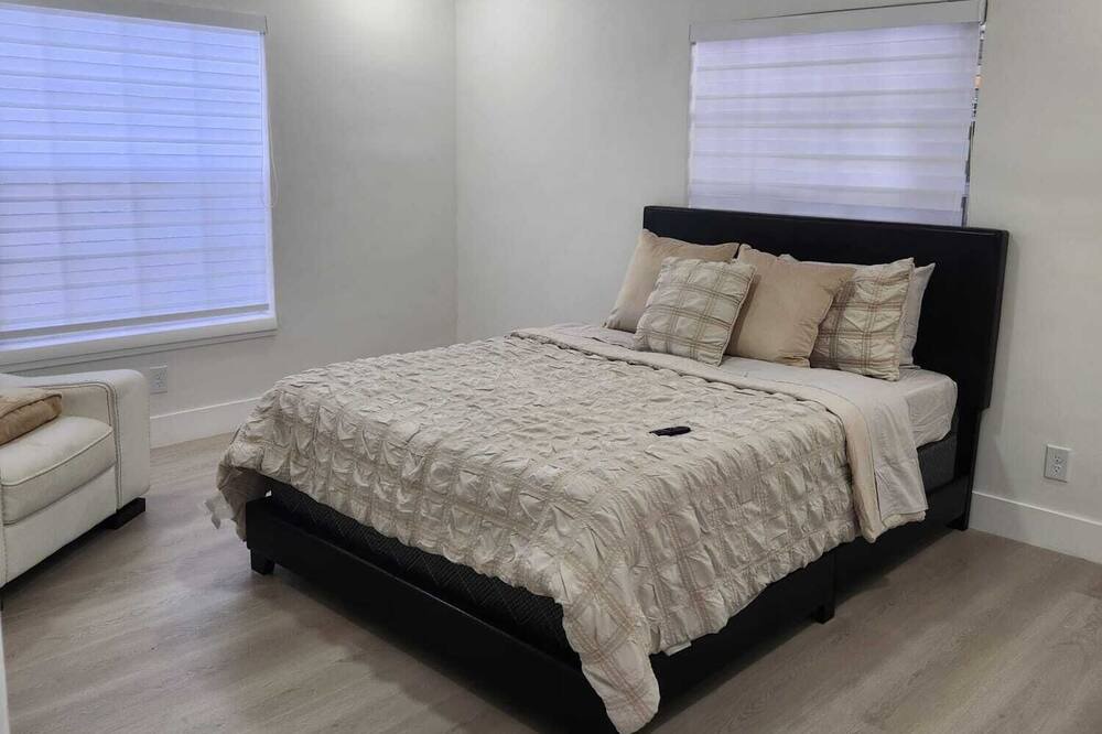 Photo of Bedroom in Middle River Terrace