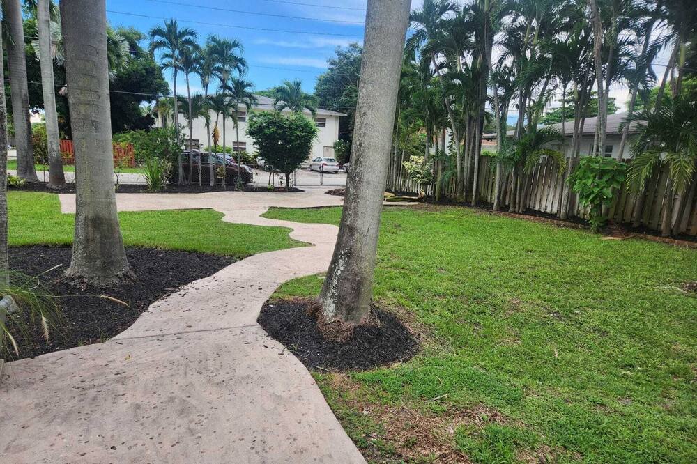 Photo of Outdoor in Middle River Terrace