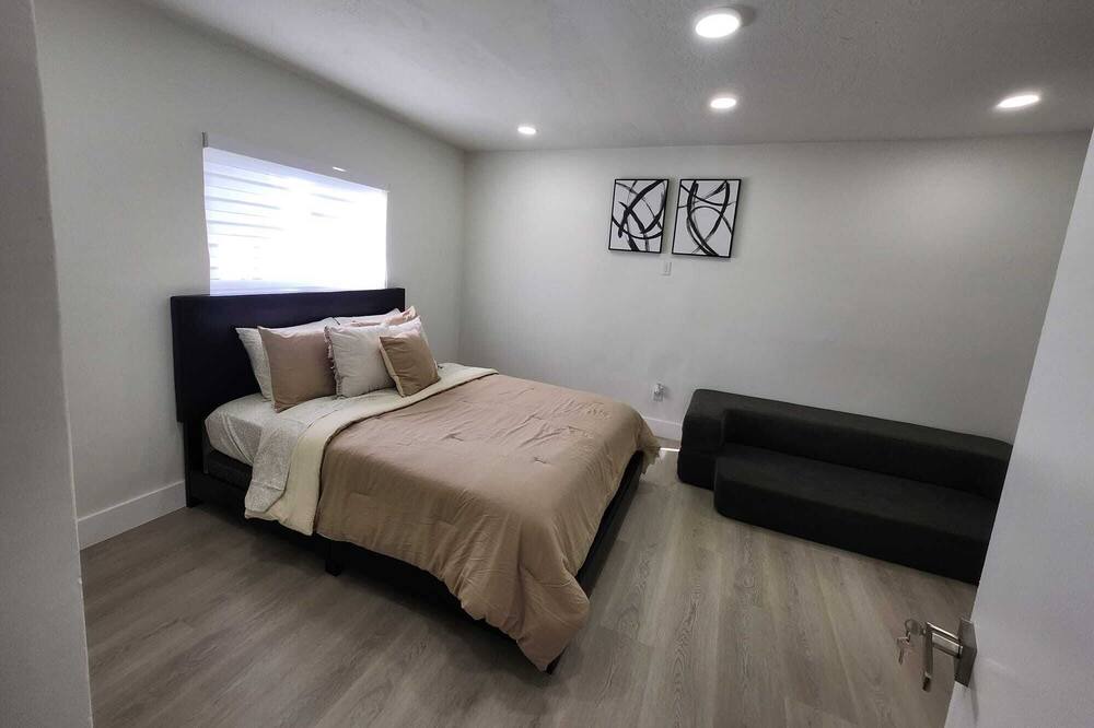 Photo of Bedroom in Middle River Terrace