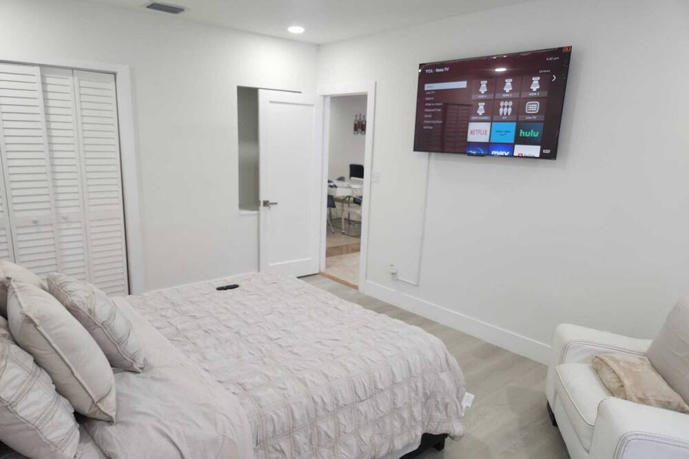 Photo of Bedroom in Middle River Terrace
