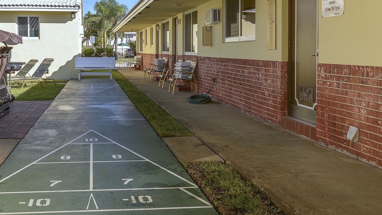 Photo of Outdoor in Hollywood Lakes