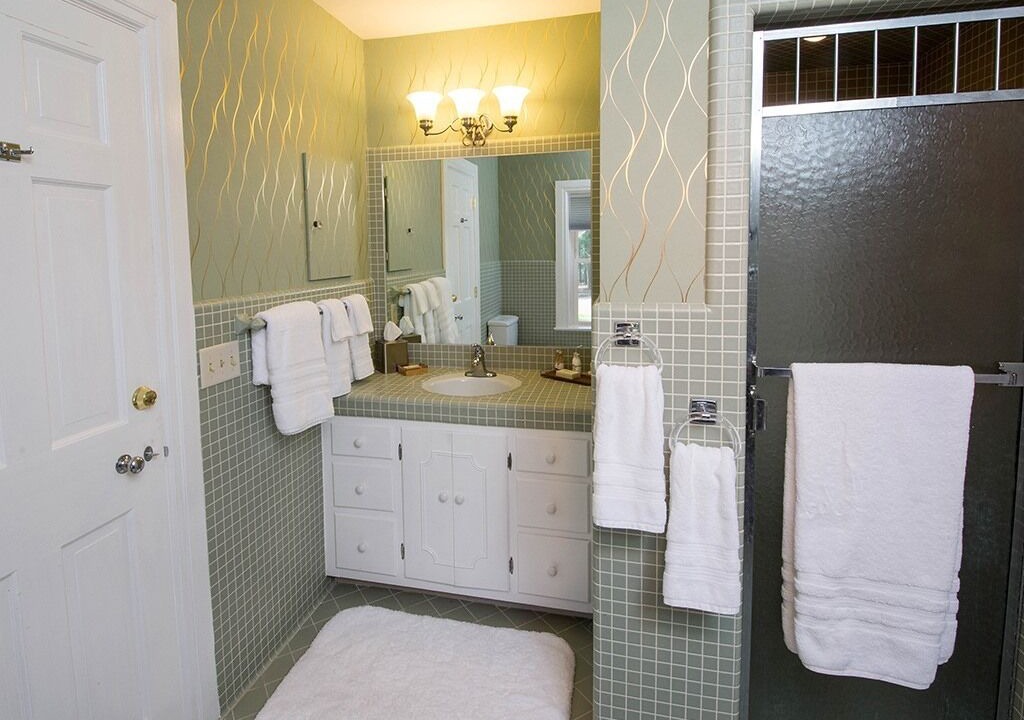 Photo of Bathroom in Marion Station