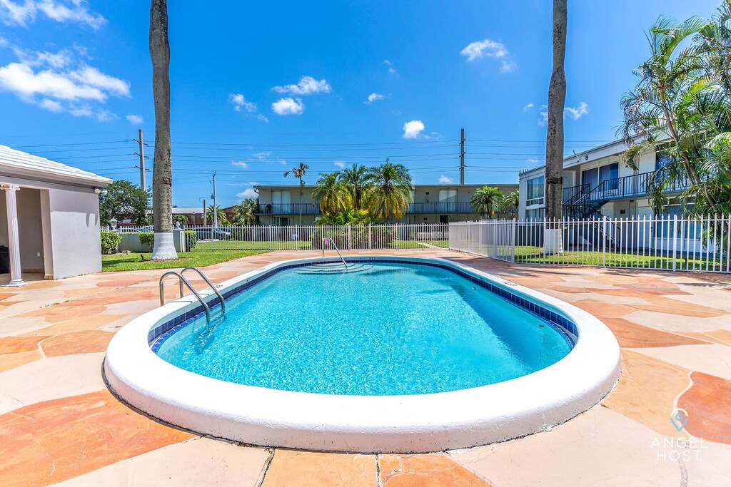 Photo of Outdoor in Oakland Park