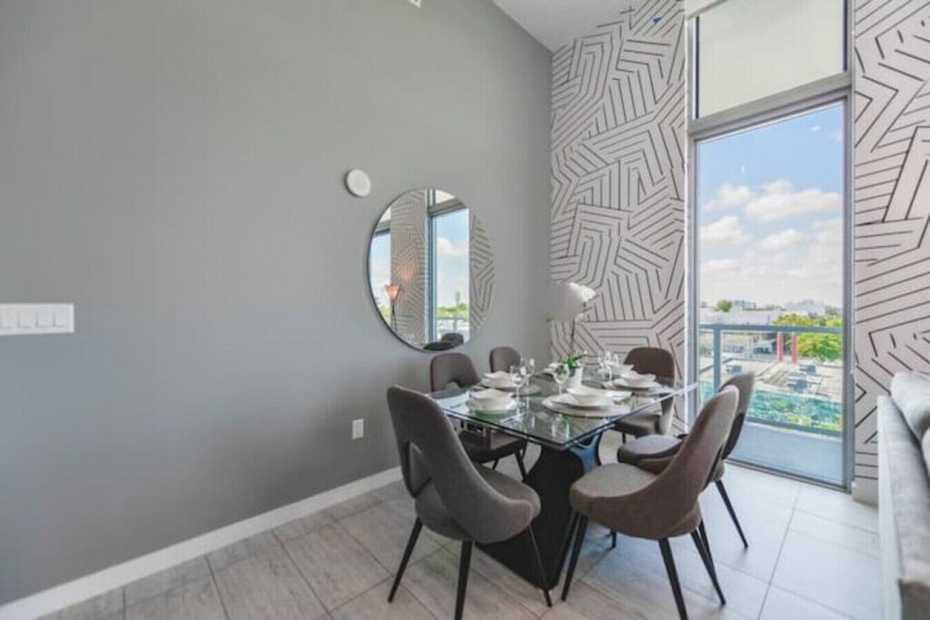 Photo of Livingroom in Northeast Miami