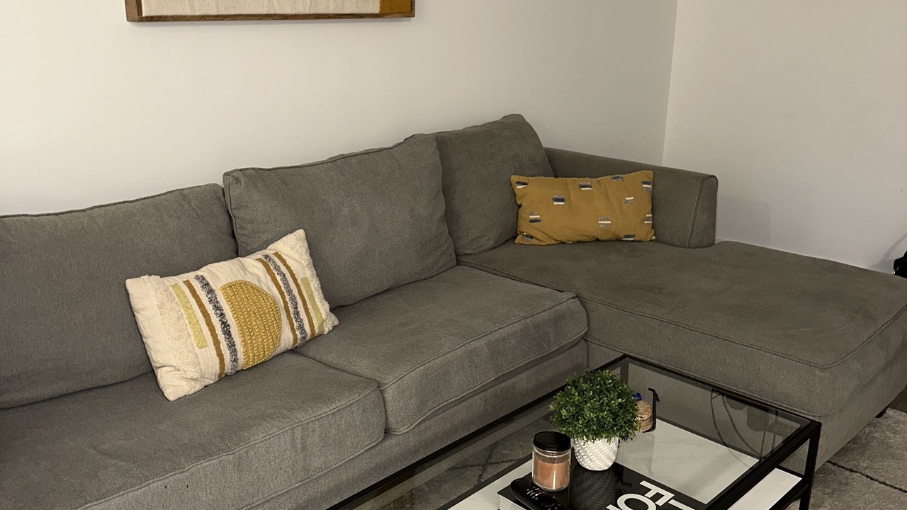 Photo of Livingroom in 17th Street Causeway