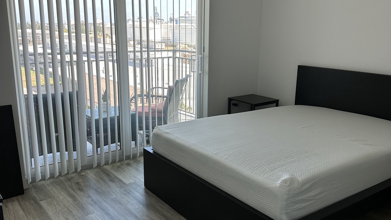 Photo of Bedroom in 17th Street Causeway