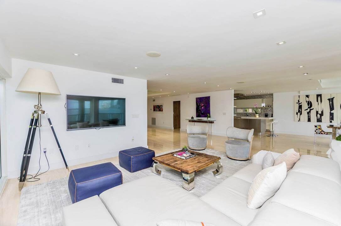 Photo of Livingroom in Venetian Islands